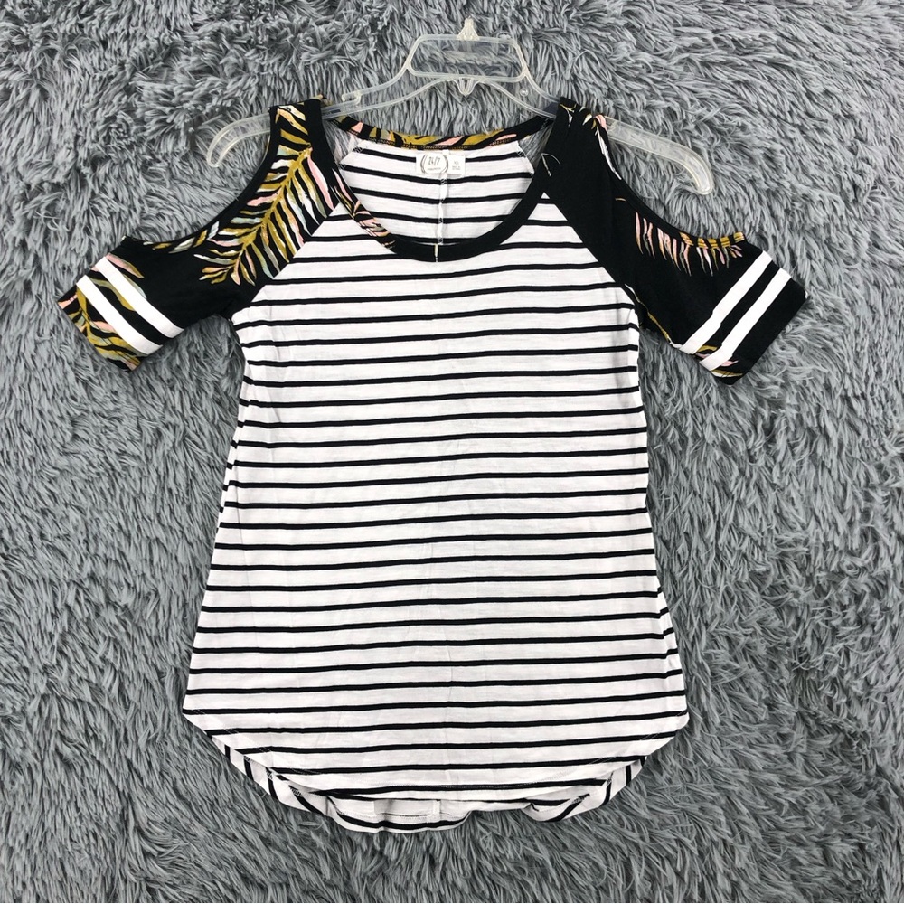 Maurices Shirt 24/7 Womens XS Cold Shoulder Striped Palm Tree Shirt